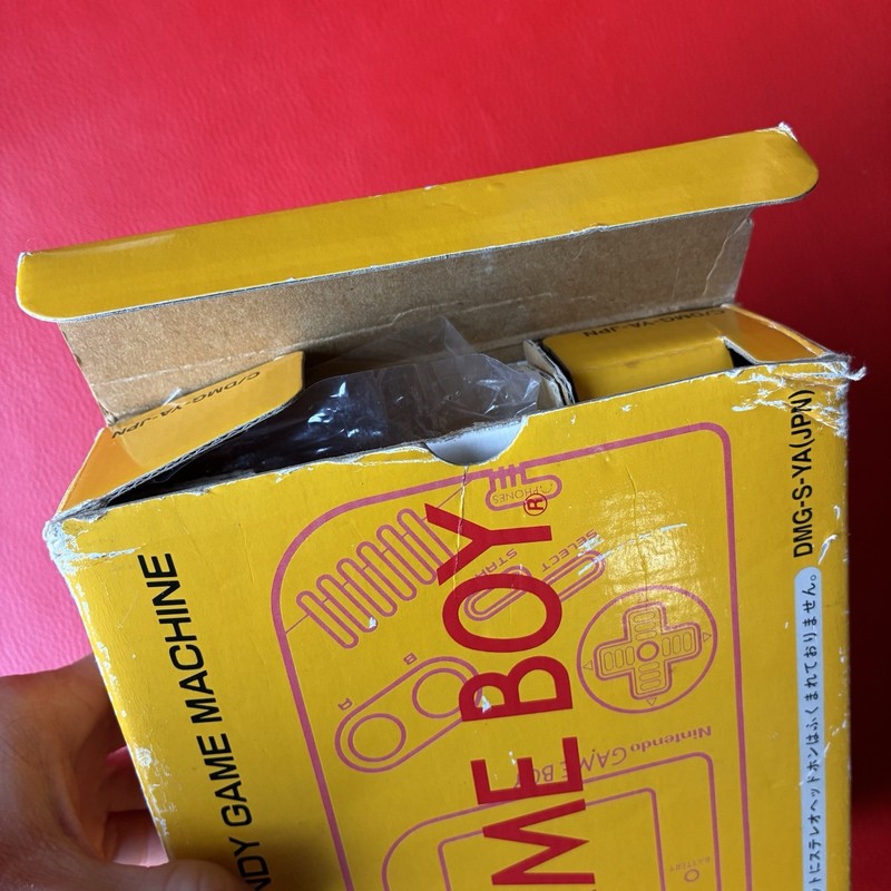 Original Nintendo Gameboy (Yellow) DMG-S-YA - Boxed w/ Matching Serial # gallery