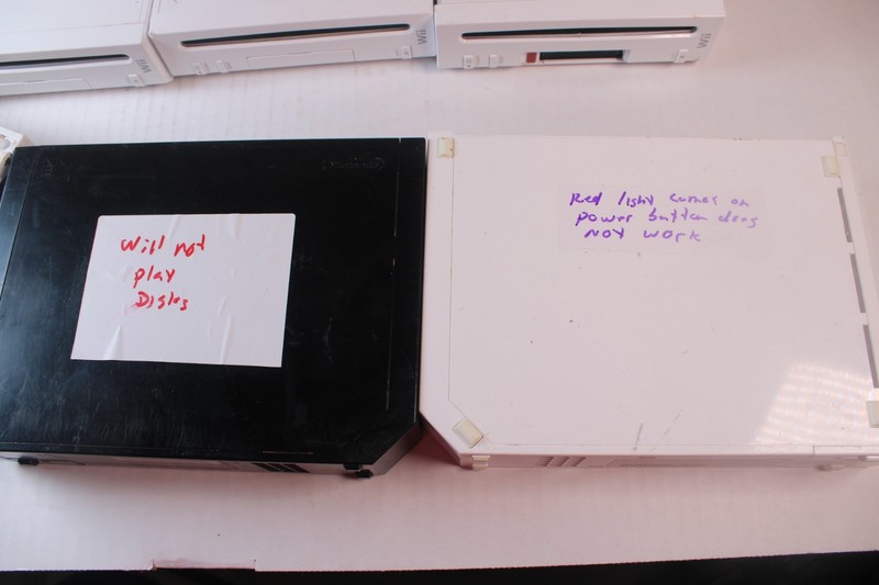 Lot of 5 Nintendo 7 Wii RVL-001 / 1 RVL-101 Game Consoles for parts or repair gallery