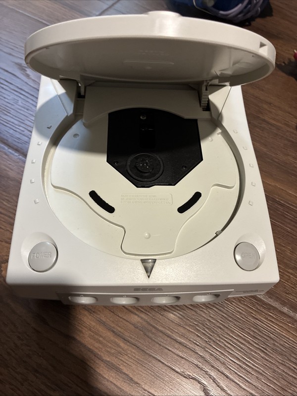 SEGA Dreamcast HKT-3020 With 3 Controllers Cables 2 Memory Cards +Games Tested gallery