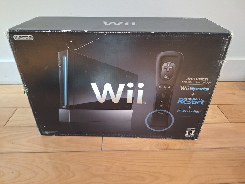 Nintendo Wii Console Black w/ Wii Sports and Resort Complete w/ Inserts Tested
