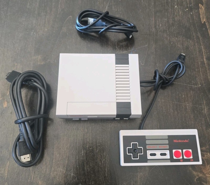Nintendo Entertainment System NES Classic Edition Model CLV-001 Mini Console OEM