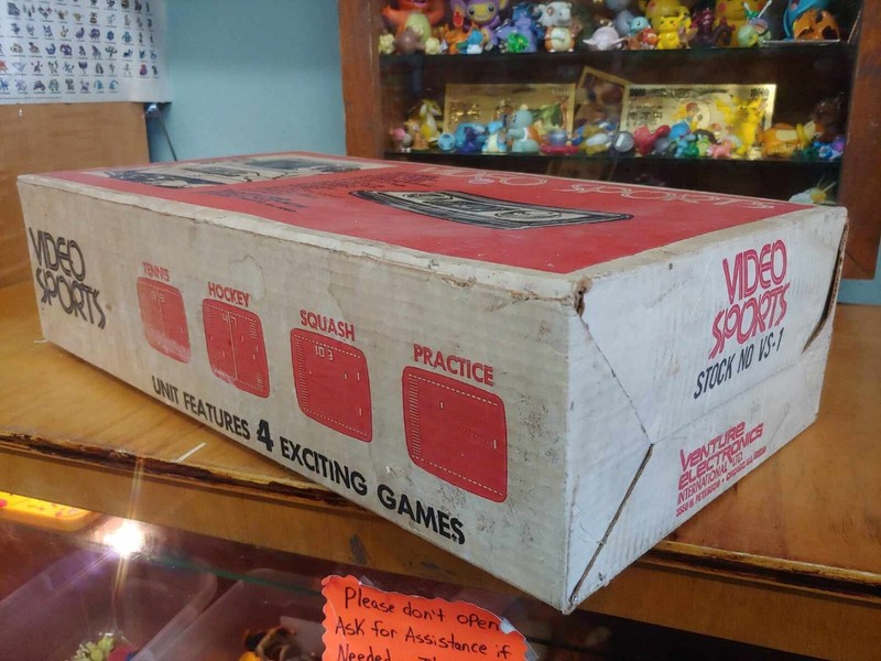Vintage 1970s Venture VIDEO SPORTS Pong Gaming VS-1 Console w/ Original Box gallery