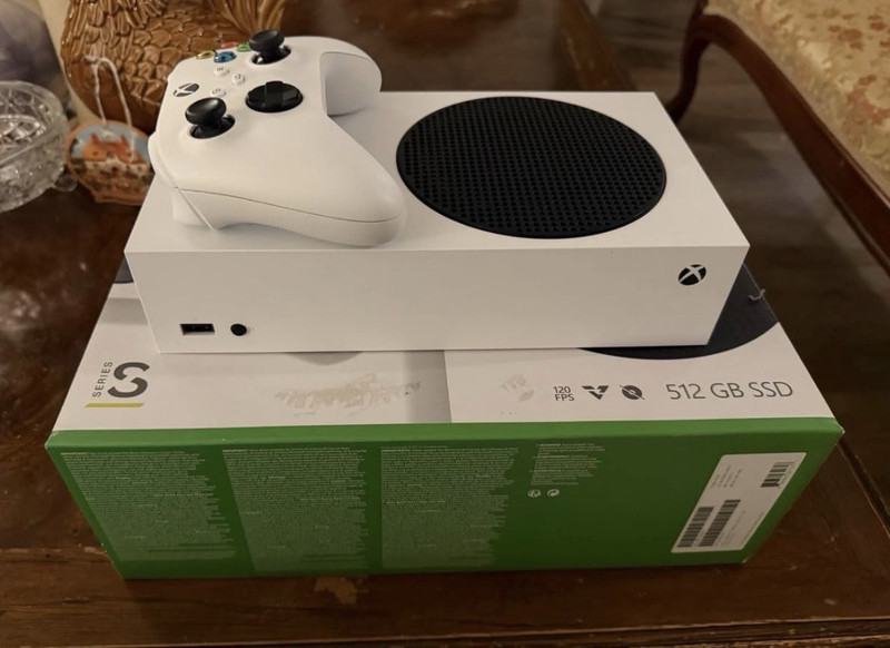 Microsoft Xbox Series S 512GB White Console w/ Controller, 1440p, 120 FPS