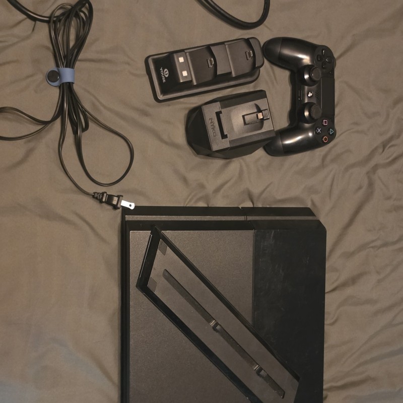 Sony PS4 500GB Black Console CUH-1115A w/ DualShock 4 Dock Cables