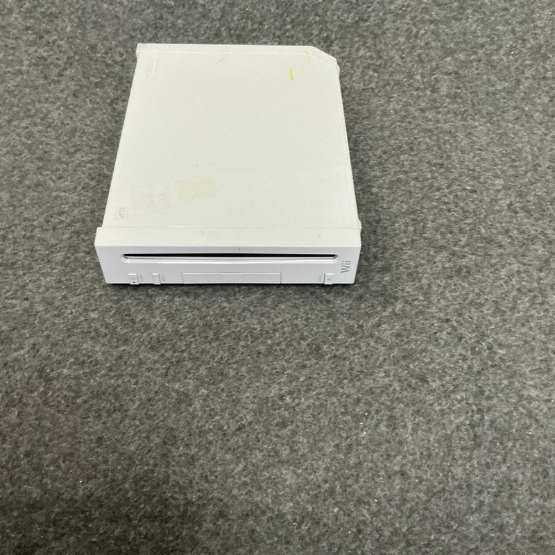 Nintendo Wii RVL-001 512 MB Home Console With AV Cords Only. Tested