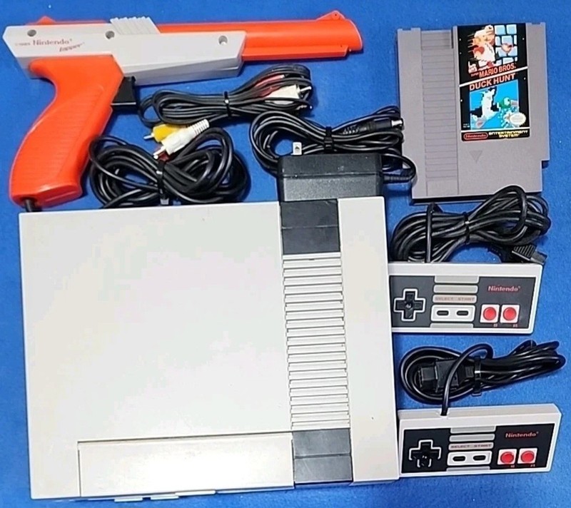 Nintendo Entertainment System NES W/ OEM Controllers Zapper Adapter & Mario Duck