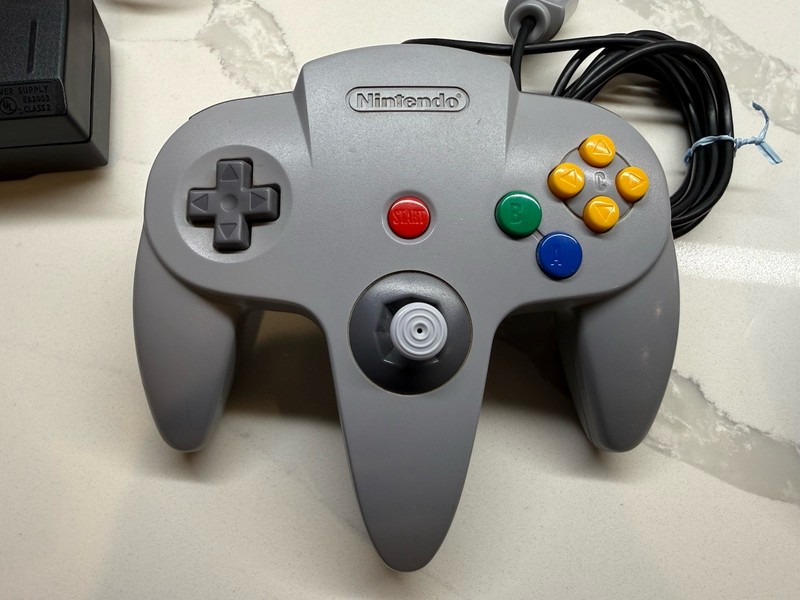 Nintendo 64 N64 Console w/ 3 Controllers + Cables - All OEM - READ DESCRIPTION gallery