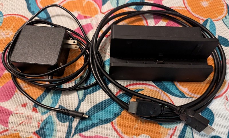 V1 Nintendo Switch (HAC-001) Unpatched with Extra Accessories Bundle gallery