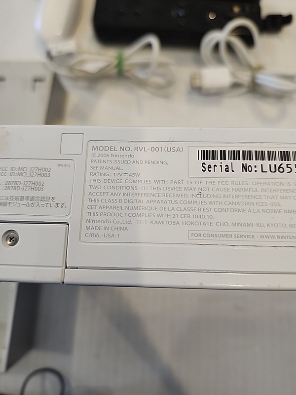 Nintendo RVL-101 Wii Console w 1 Generic Controller Chuck Gun OEM Charger Tested gallery