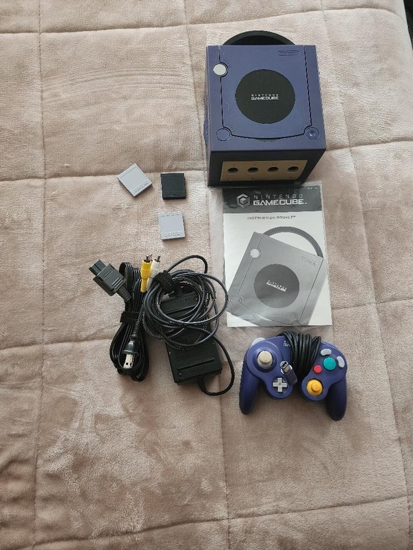Nintendo GameCube Gaming System – Indigo with 16 games