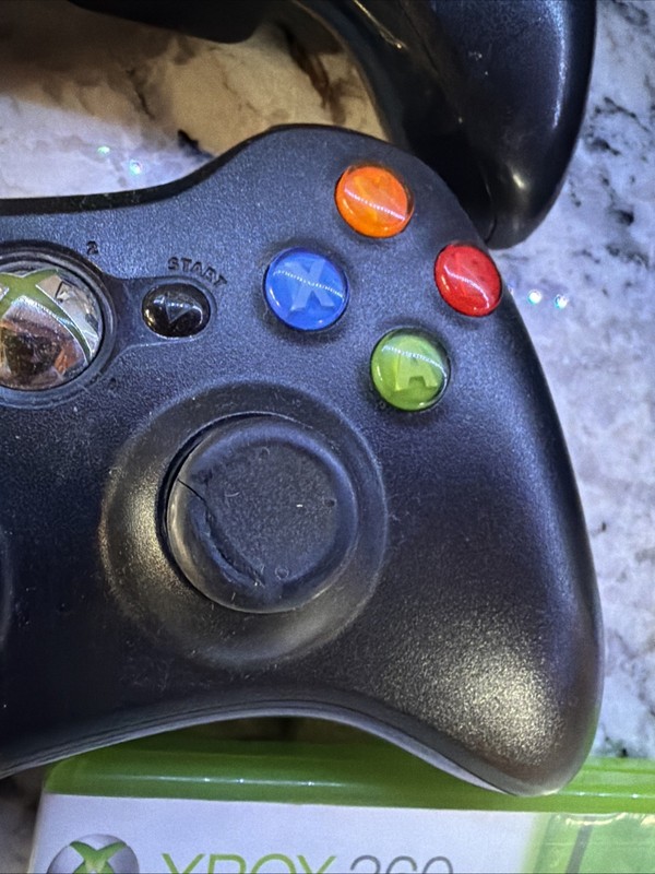 Xbox 360 S Slim W/ Kinnect Console Bundle w/ Controller & Games - Tested Works! gallery