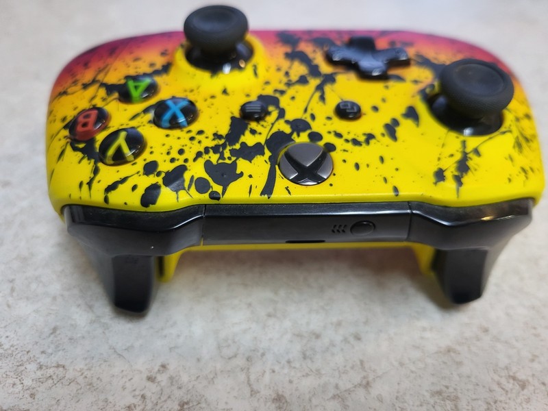 Xbox One Paint spatter Yellow/Orange/Pink & Black Xbox Design Lab Controller gallery