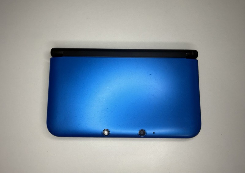 Nintendo 3DS XL Blue/Black 3D Capable Handheld System 4GB NTSC-U/C SPR-001