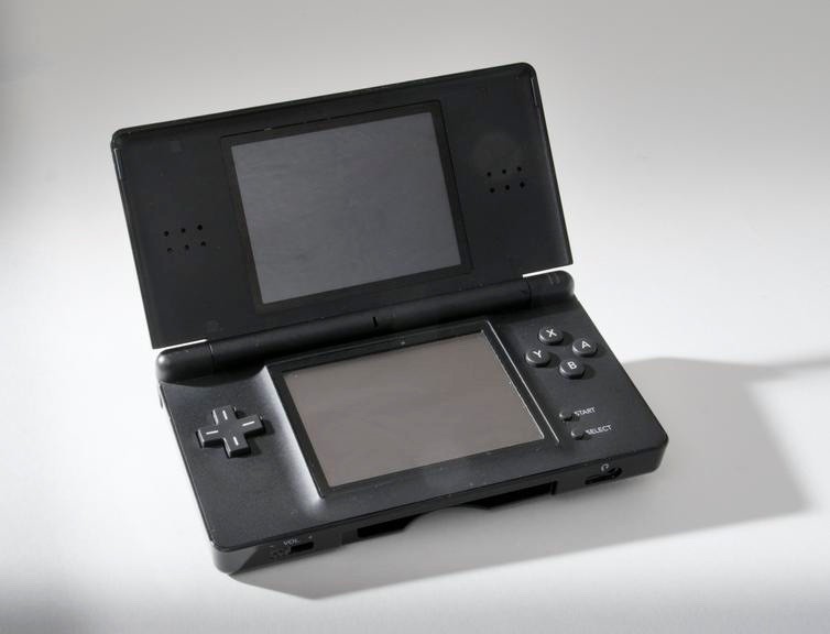 Nintendo DS Lite Handheld System gallery