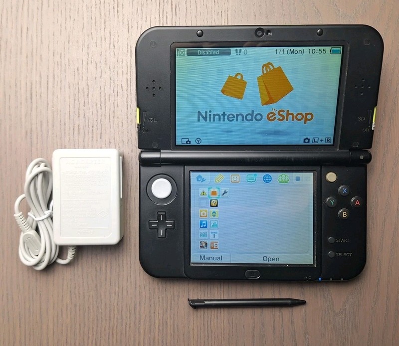 New Nintendo 3DS XL Lime Black | Charger + 32GB SD Card | Region Free DUAL IPS