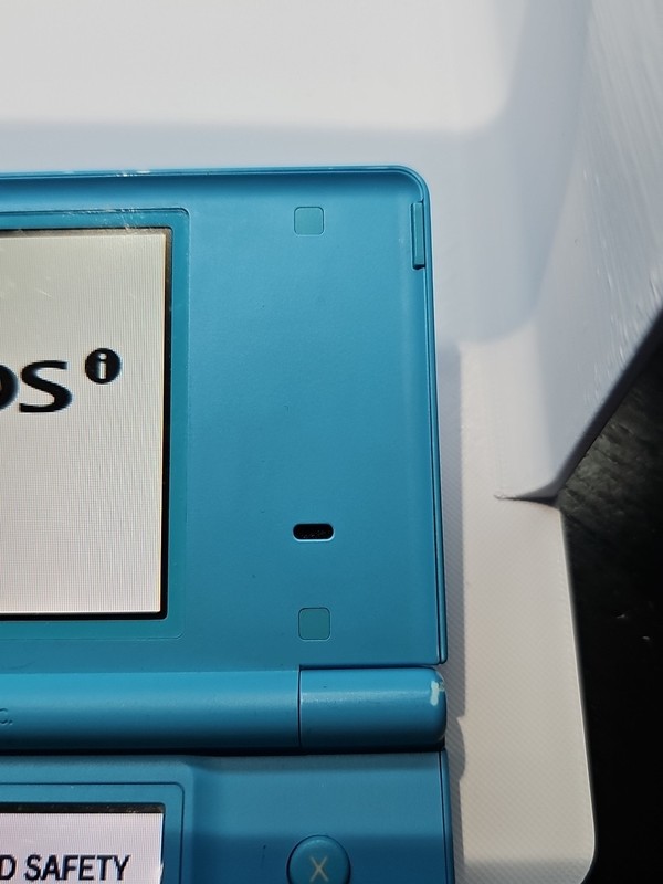 Nintendo DSi TWL-001 Light Blue gallery