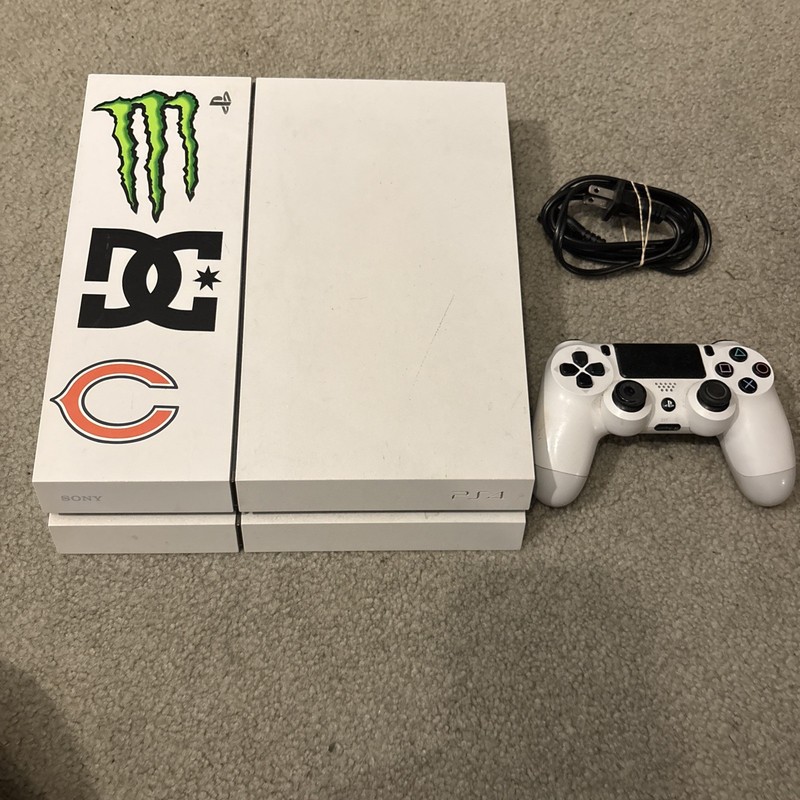 Sony PlayStation 4 Launch Edition Glacier White Console – Tested
