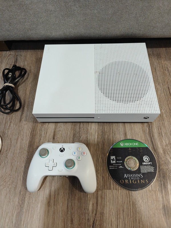 MICROSOFT XBOX ONE CONSOLE – 1TB – 1681 Controller