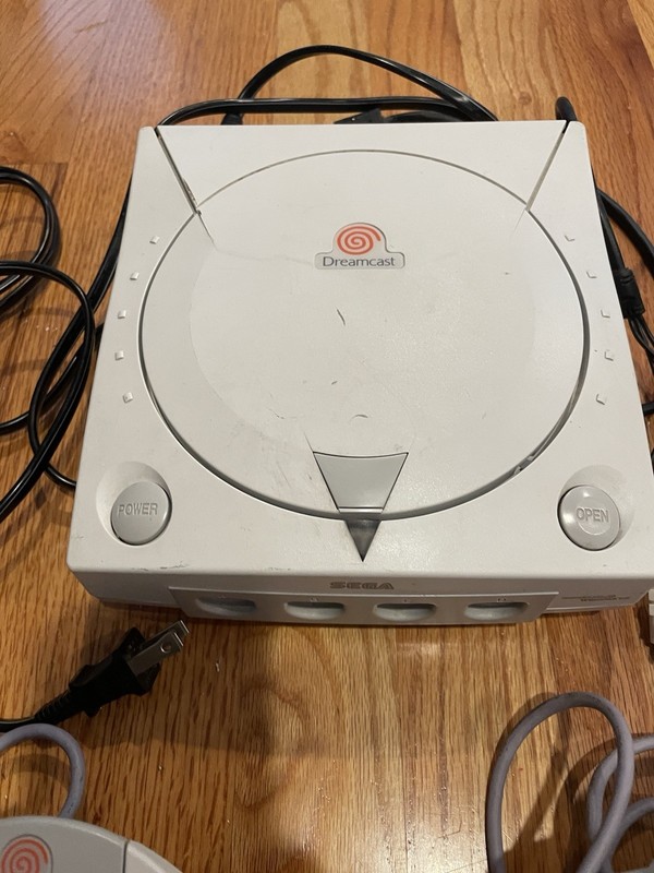 SEGA Dreamcast White Console NTSC-U/C Windows CE w/ 2 Controllers & Cables VMU gallery