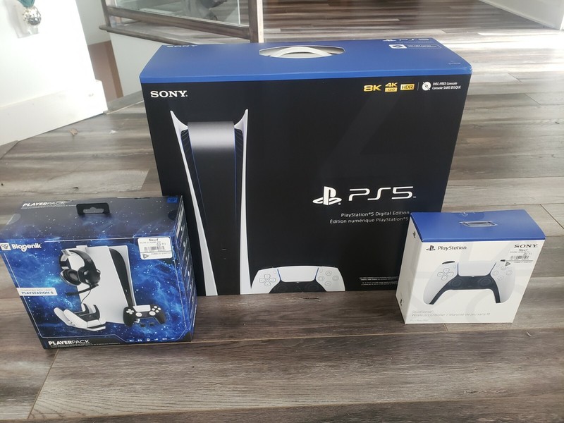 Sony PS5 Digital Edition Console – White SEALED, + controller headset
