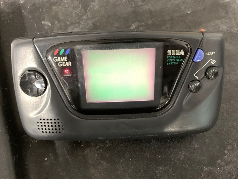 Sega Game Gear Handheld Model 2110 Power Tested gallery