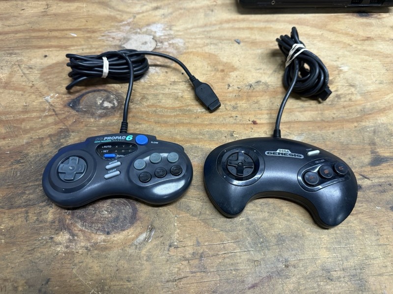 2-CONTROLLERS Original SEGA GENESIS Console MK-1601 Video Game System 1st Model gallery
