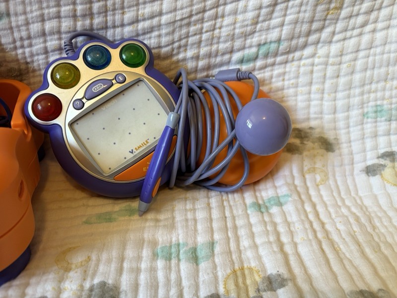 VTech V.Smile TV Learning System Console w/ Controller, Cables, 2 Player RCA gallery