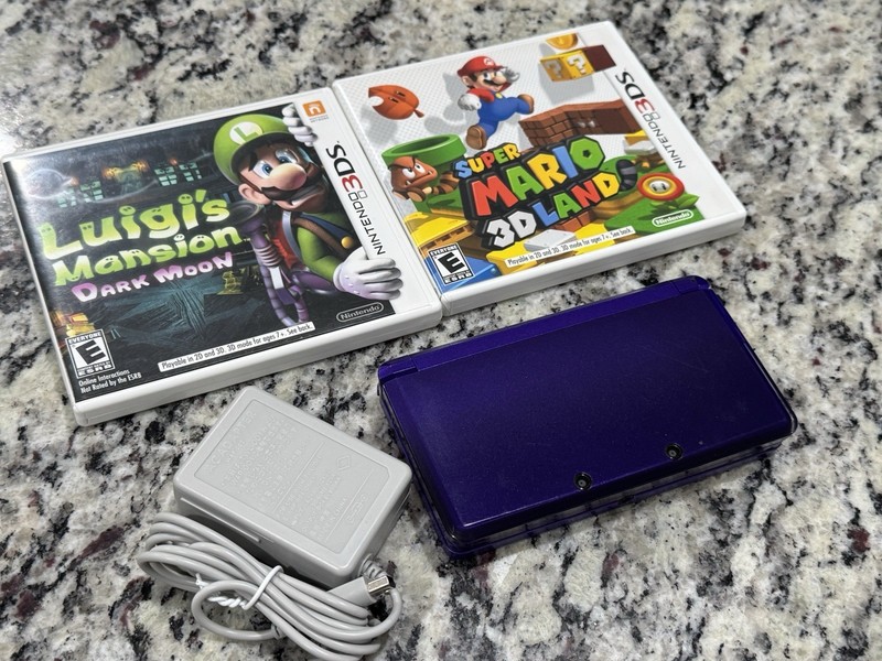 Midnight Purple Nintendo 3DS w/Charger & Games + FREE US SHIPPING!