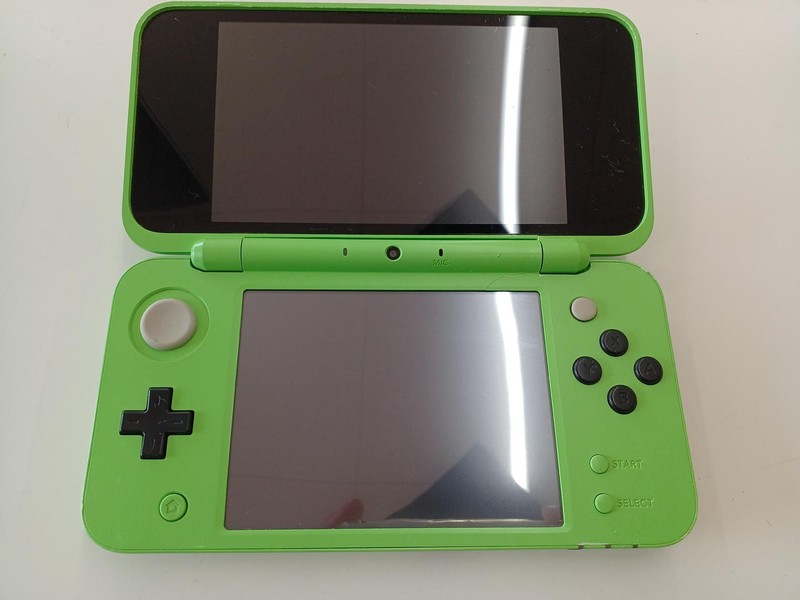 NEW 2DS LL Console: Minecraft Clipper Edition gallery