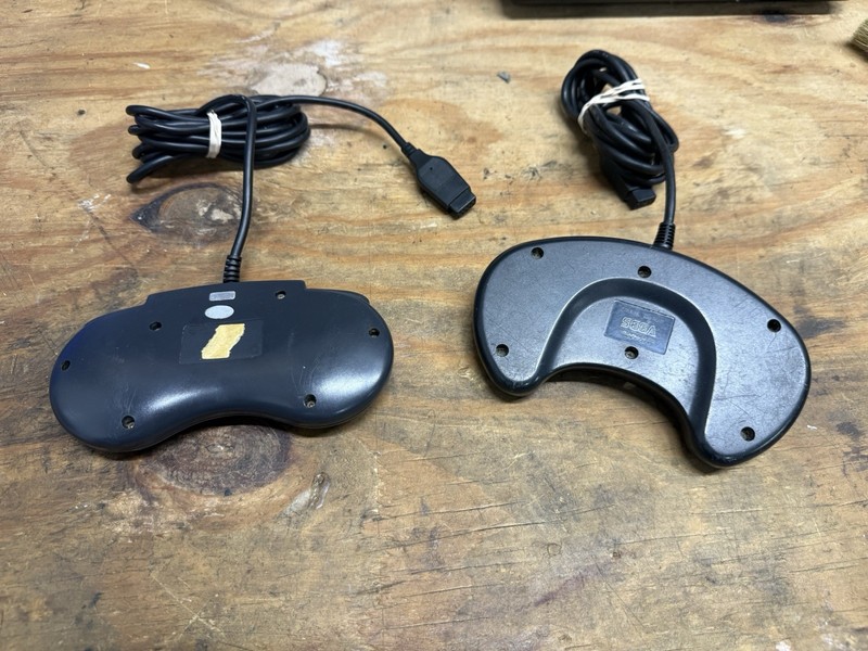 2-CONTROLLERS Original SEGA GENESIS Console MK-1601 Video Game System 1st Model gallery
