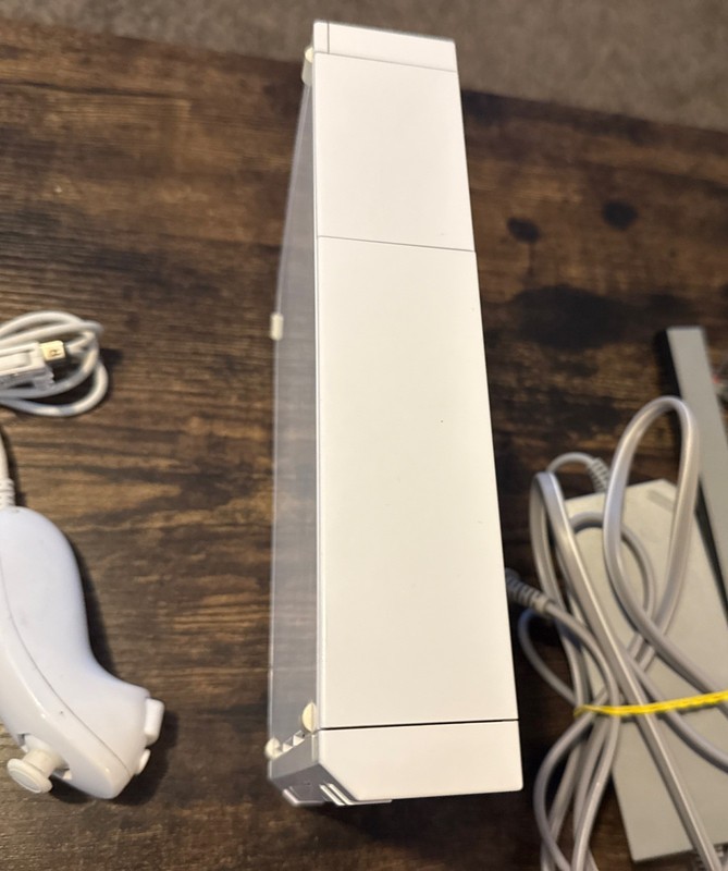 Nintendo Wii Game Console RVL-001 Bundle, USA Version, White J6 gallery