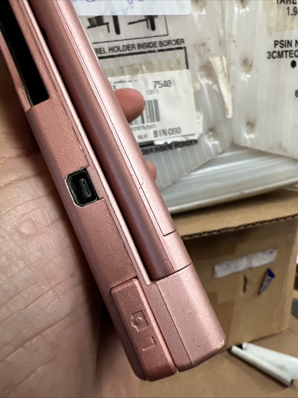 Nintendo DSi XL gallery
