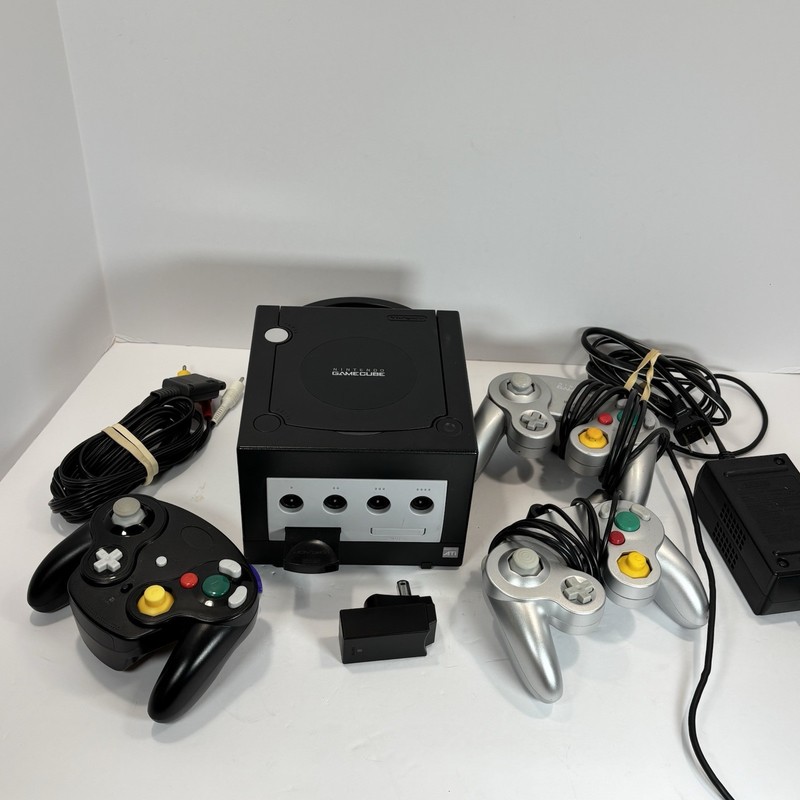 Nintendo GameCube DOL-101(USA) Black Console w/Cords, 3 Controllers (1 Wireless)