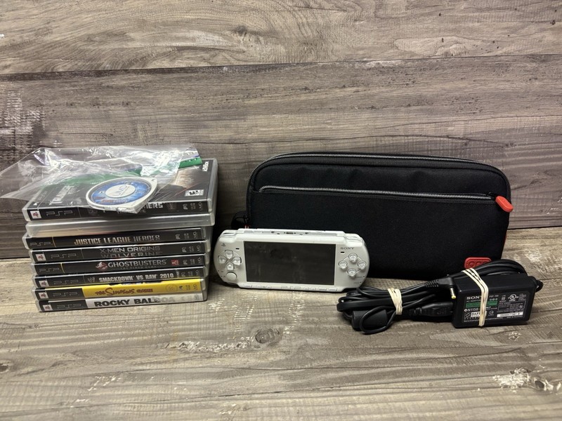 Sony PSP 2001 Darth Vader Star Wars – w/Charger, New Battery, Games – READ