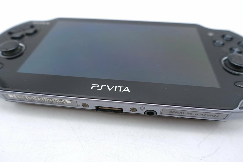 Playstation vita 3G / Wi-Fi model CRISTAL BLACK PCH-1100 japan 1000 series JP gallery