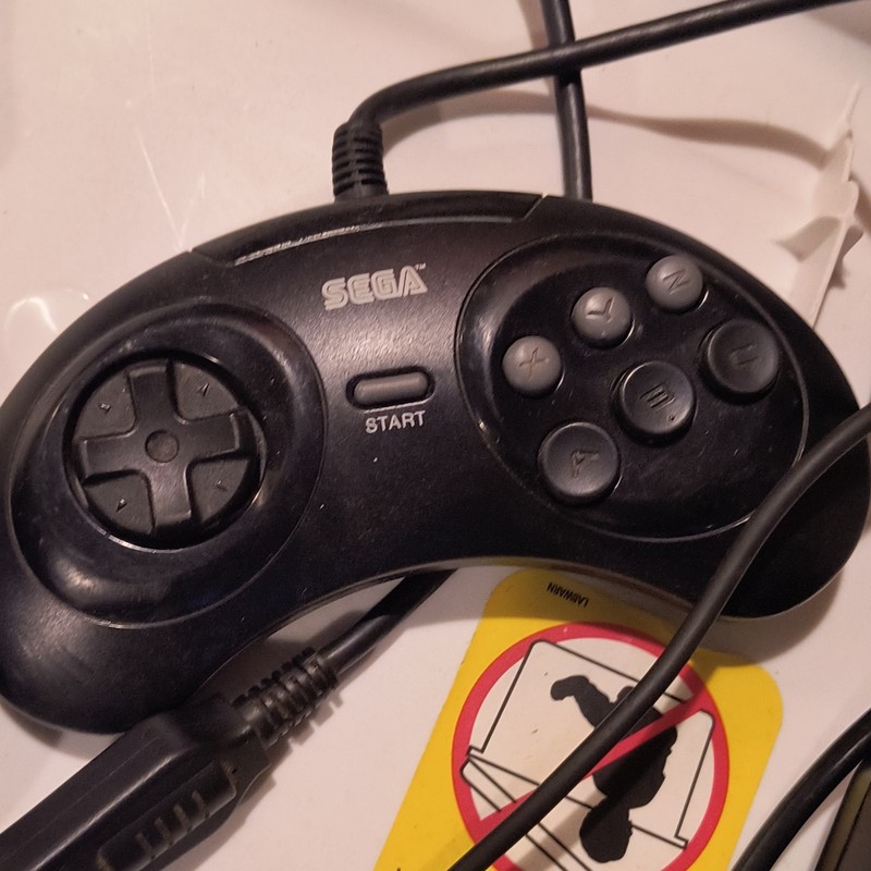 SEGA Genesis Console MK-1631 Black NTSC RF w/ 2 Controllers & RF Unit gallery