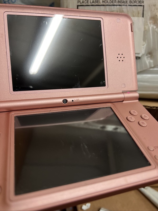 Nintendo DSi XL gallery