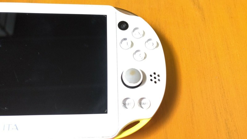 PlayStation PS Vita Wi-Fi Console Lime green / white PCH-2000ZA13 with pouch gallery