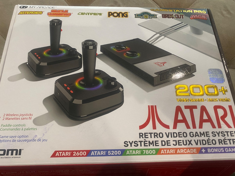Atari Gamestation Pro with 2 Joysticks and 200 Games