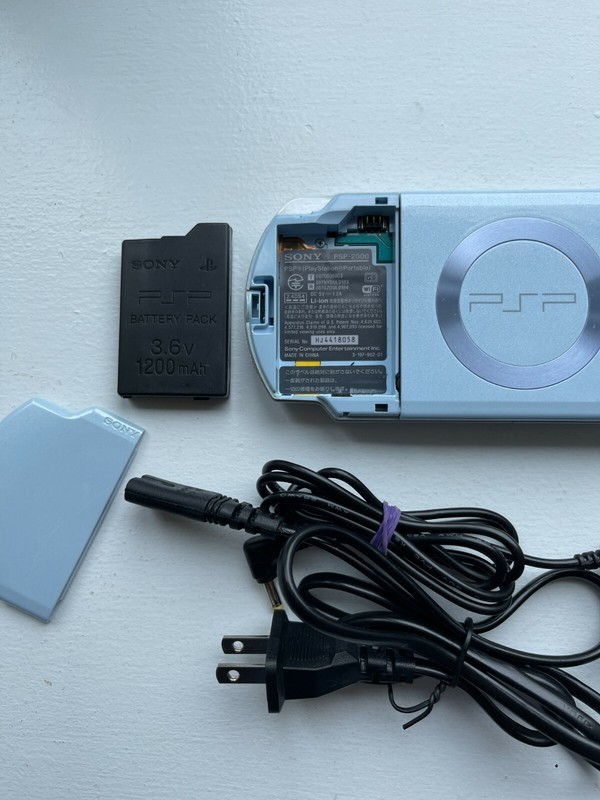 PSP 2000 Felicia Blue - Good Condition - OEM Japan Import US Seller gallery
