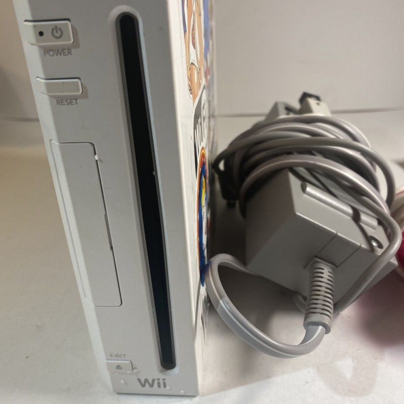 Nintendo RVL-101 (USA) Wii Console Lot - White gallery