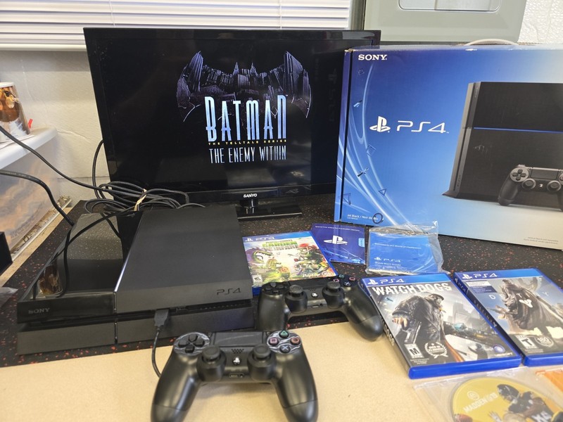 Sony PlayStation 4 500GB Jet Black Console + 2 Controllers & Original Box PS4 gallery