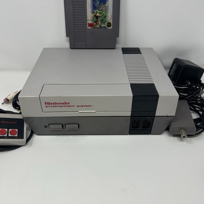 Nintendo NES Console Bundle NEW 72 Pin 1 Controllers Castlevania gallery