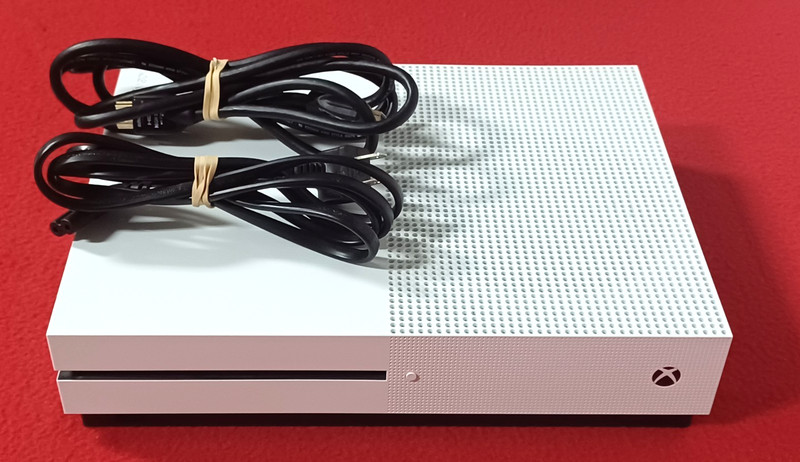 Microsoft Xbox One S 781GB Model 1681 Console White Console and Cords Working